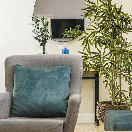 Apartamentos Puente Romano Suites Mérida Exteriör bild