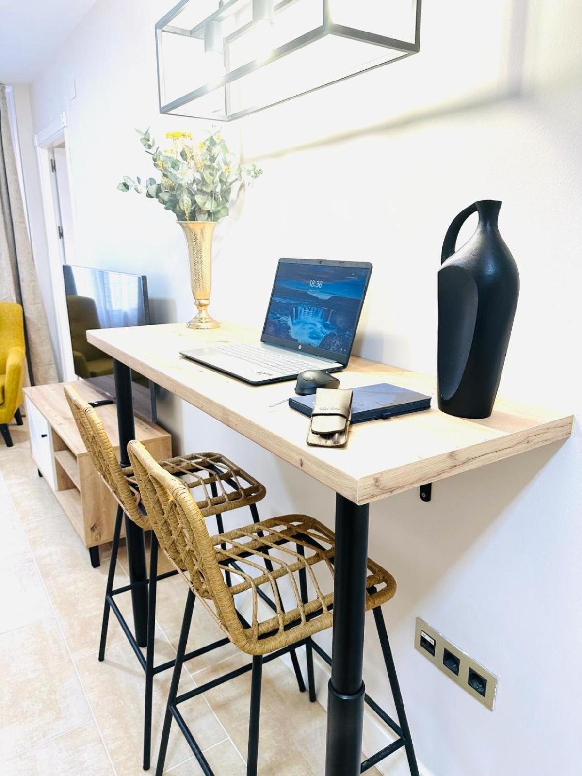 Apartamentos Puente Romano Suites Mérida Exteriör bild