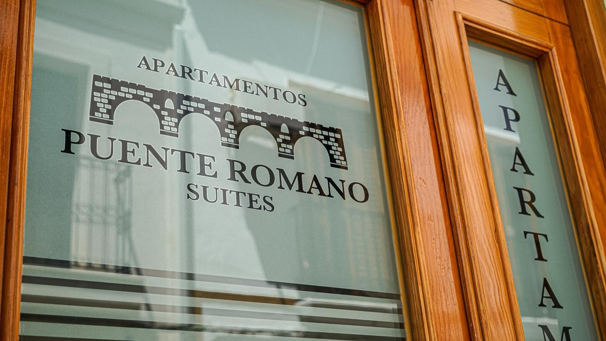 Apartamentos Puente Romano Suites Mérida Exteriör bild