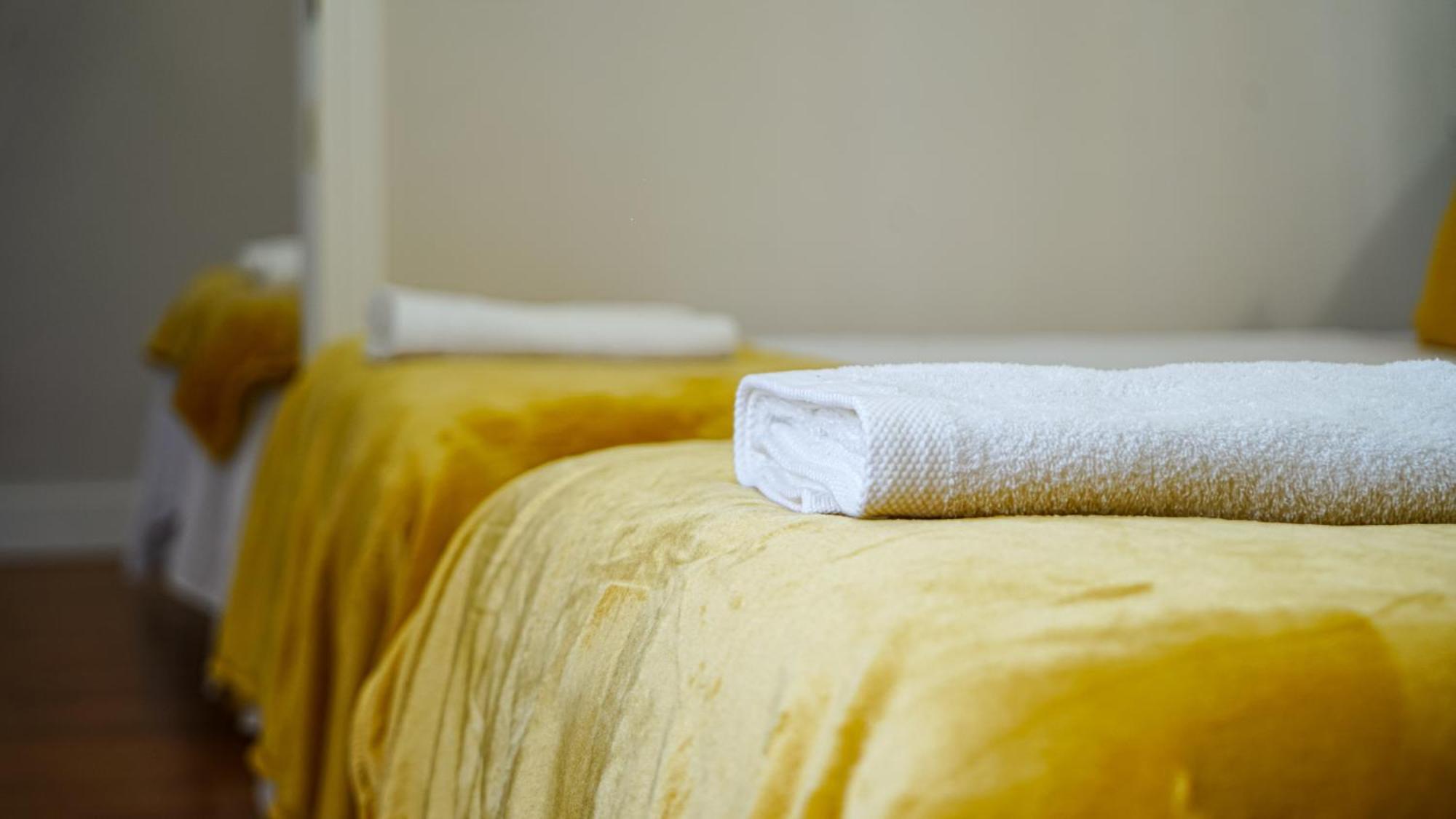 Apartamentos Puente Romano Suites Mérida Exteriör bild