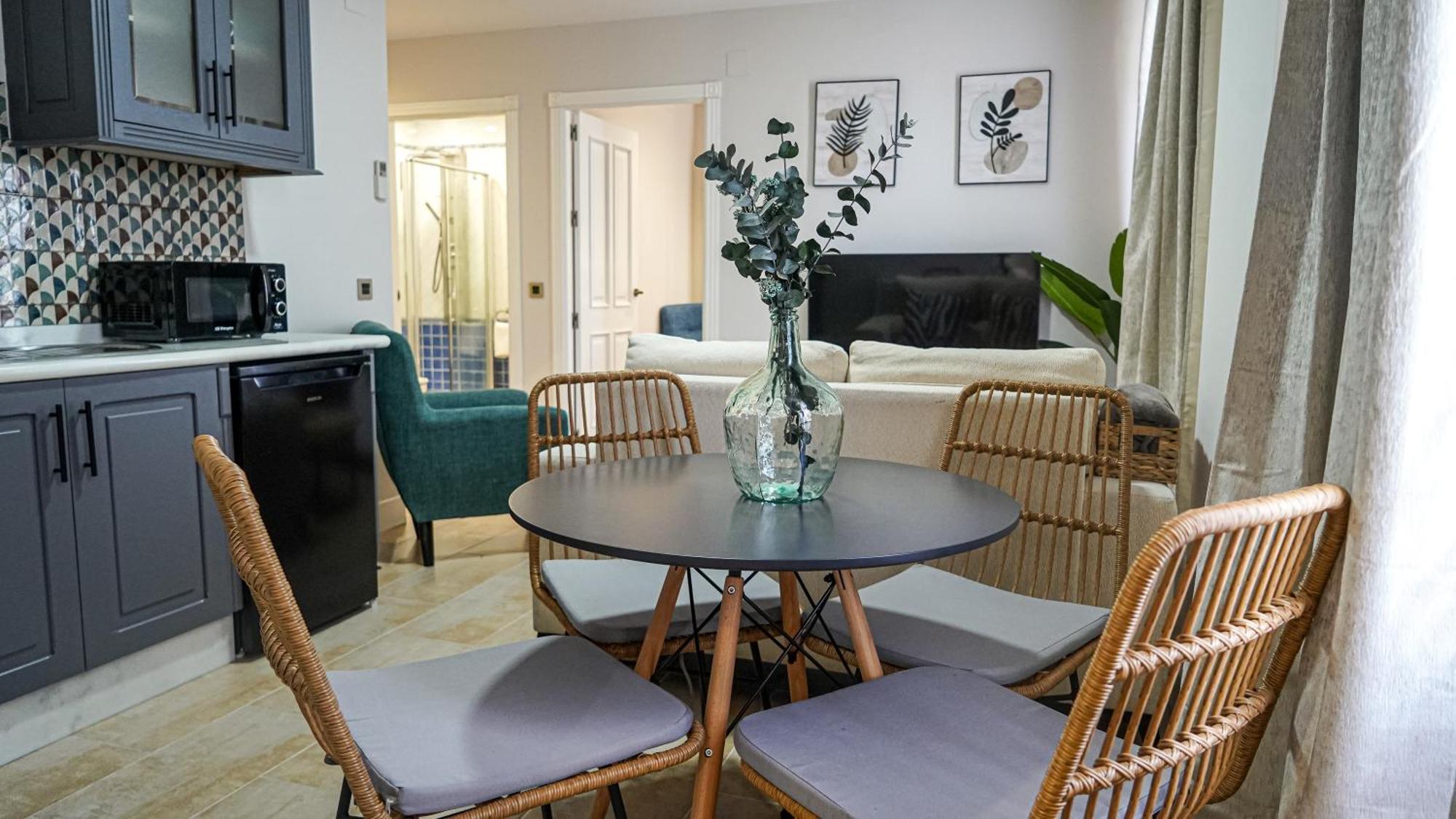 Apartamentos Puente Romano Suites Mérida Exteriör bild