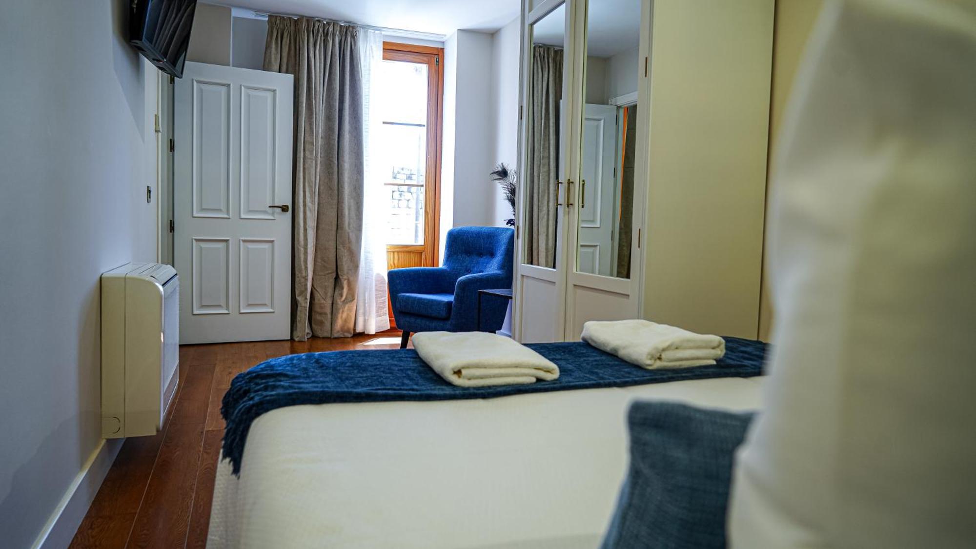 Apartamentos Puente Romano Suites Mérida Exteriör bild