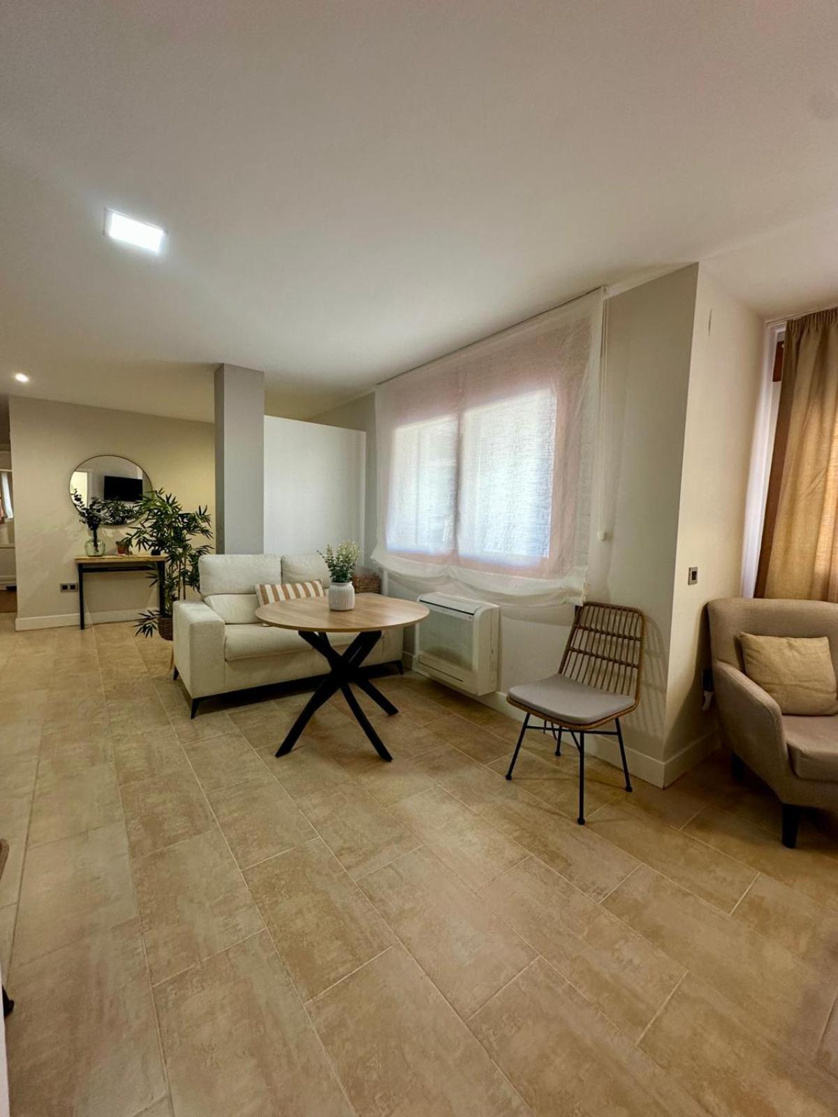 Apartamentos Puente Romano Suites Mérida Exteriör bild