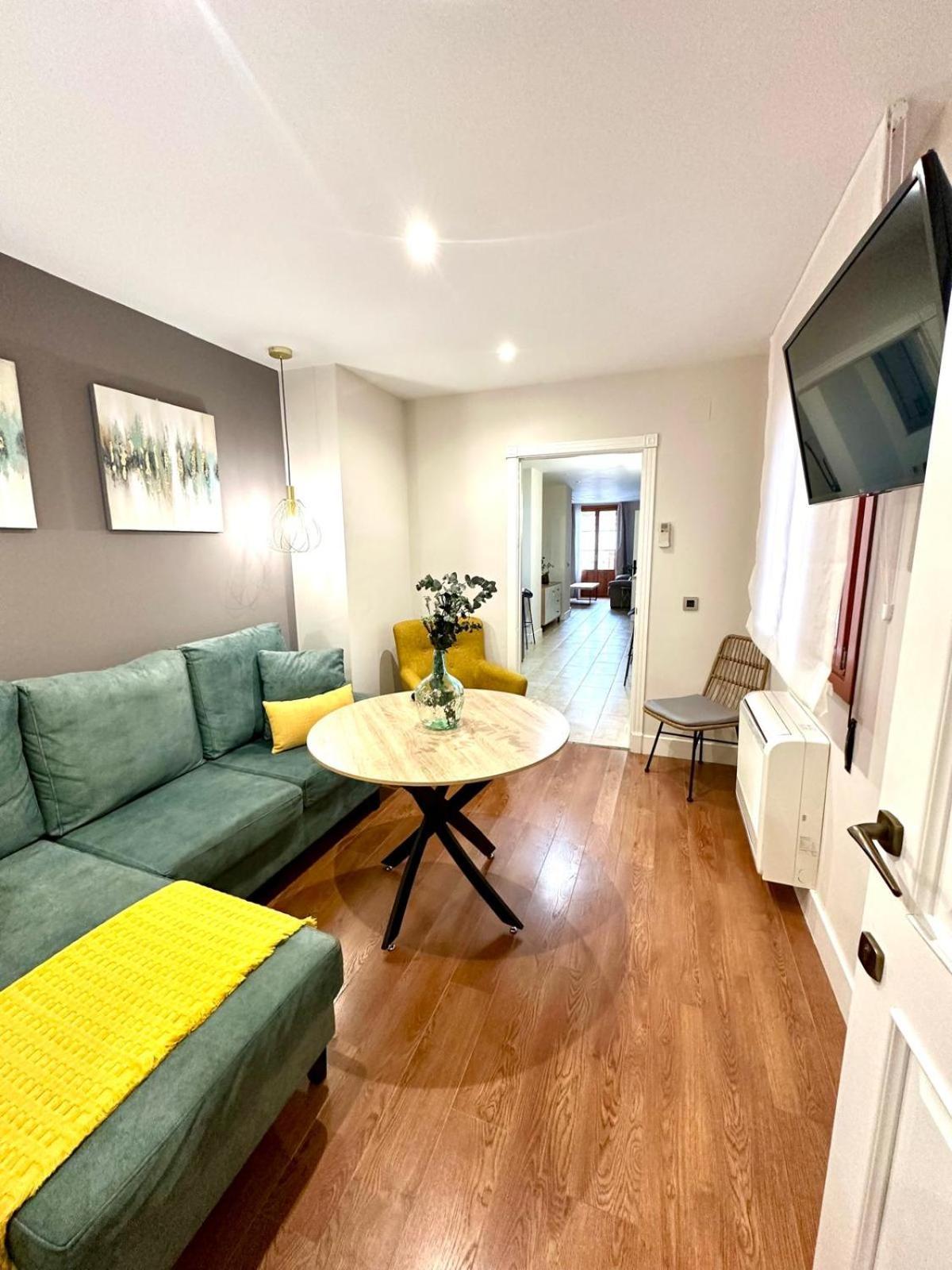 Apartamentos Puente Romano Suites Mérida Exteriör bild